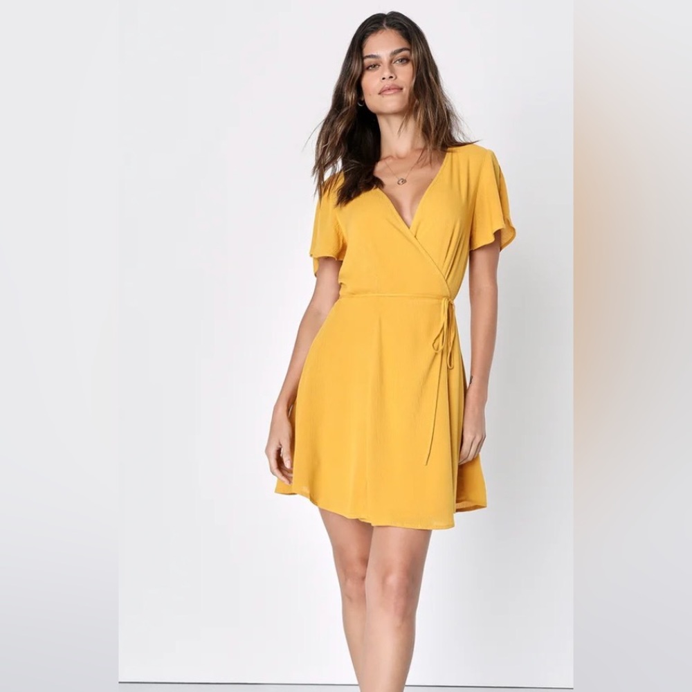 Lulus wrap body dress